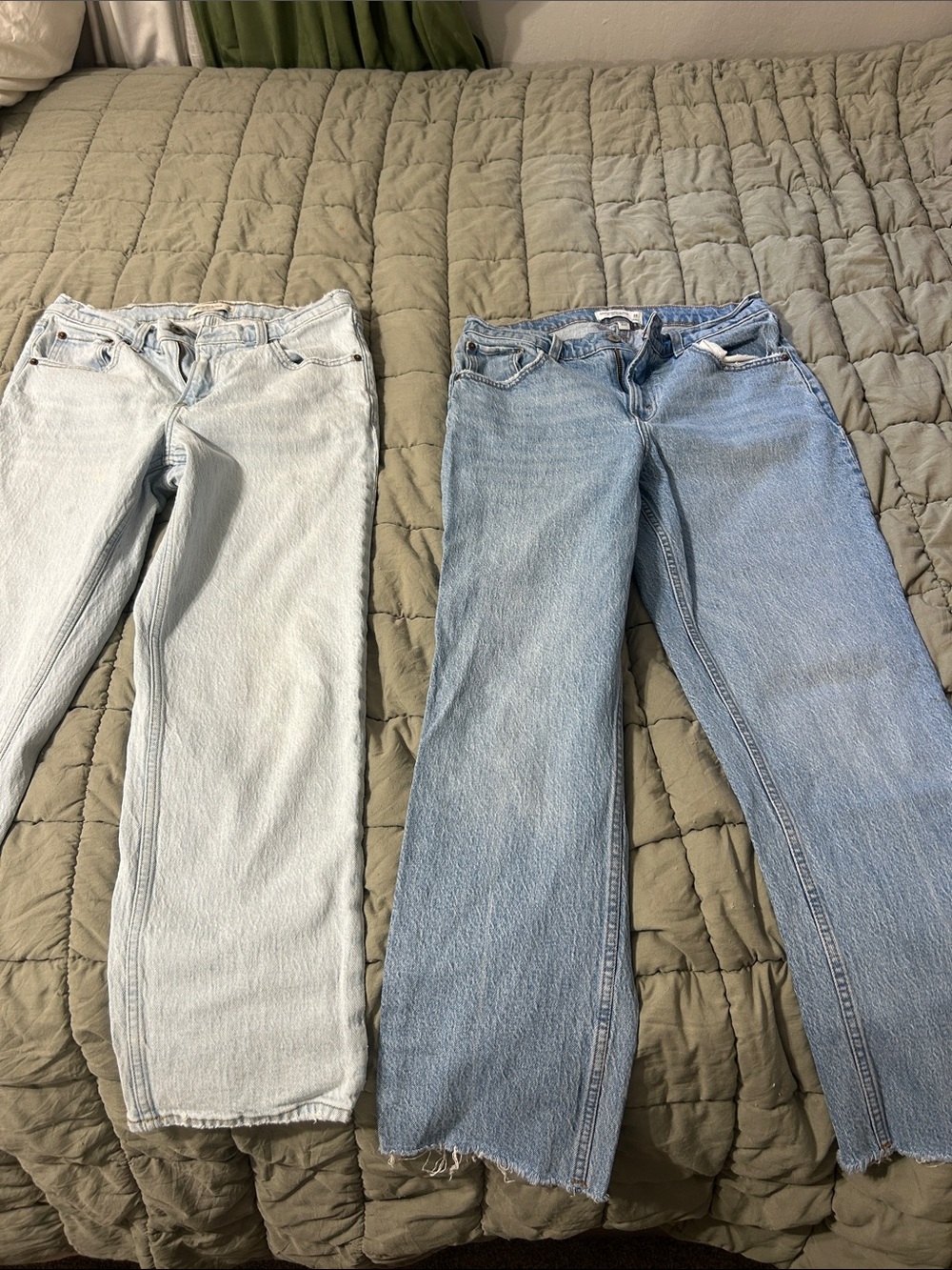 Abercrombie & Fitch Women's Flare Jeans - Light Blue & Pale Blue